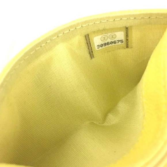 CHANEL Limited Edition Yellow Quilted Card Wallet - Picture 6 of 10